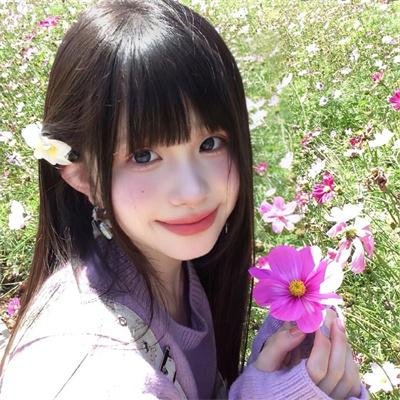 《某女星被曝与富商秘恋，男方送千万珠宝》配图